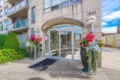 1801 Bayview Avenue 402, Toronto C11, ON M4G 4K2