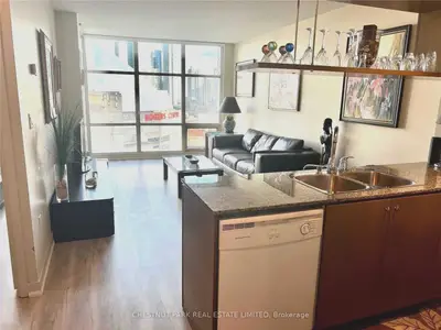 10 Navy Wharf Court 1807, Toronto C01, ON M5V 3V2