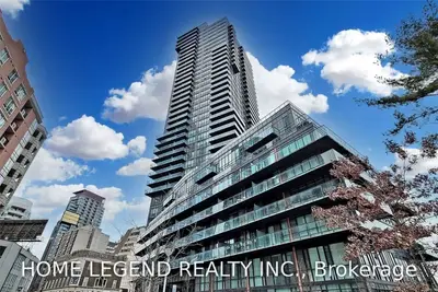 825 Church Street 319, Toronto C09, ON M4W 3Z4