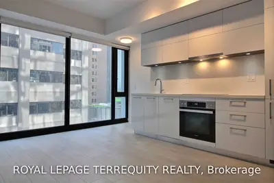 188 Cumberland Street 608, Toronto C02, ON M5R 2G3