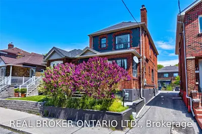 449 Oakwood Avenue, Toronto C03, ON M6E 2W4