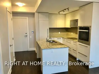 170 Avenue Road 909, Toronto C02, ON M5R 0A4