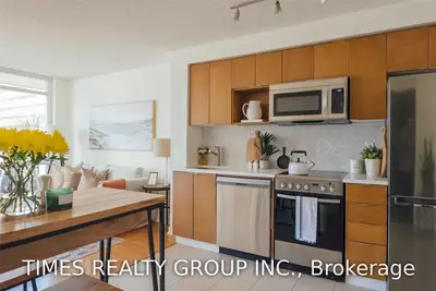 15 Fort York Boulevard 905, Toronto C01, ON M5V 3Y4