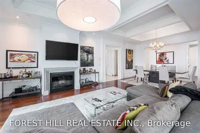 311 Bay Street 5202, Toronto C01, ON M5H 4G5