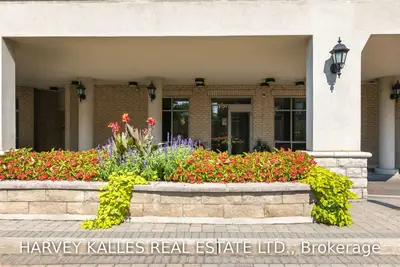 1 Glen Park Avenue 207, Toronto C04, ON M6B 4M5