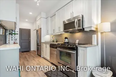 38 Grand Magazine Street PH42, Toronto C01, ON M5V 0B1