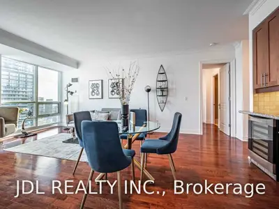 761 Bay Street 4403, Toronto C01, ON M5G 2R2