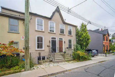 37 Berryman Street, Toronto C02, ON M5R 1M7