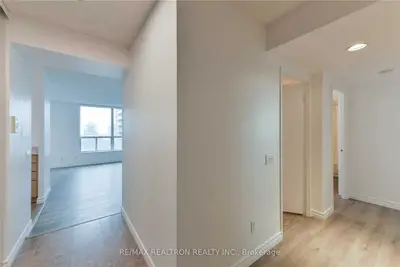 750 Bay Street 3002, Toronto C01, ON M5G 1N6