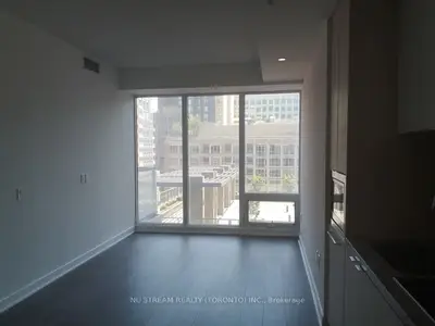 125 Blue Jays Way 1001, Toronto C01, ON M5V 0N5