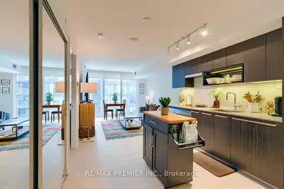 80 Queens Wharf Road 709, Toronto C01, ON M5V 0J3