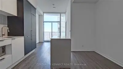 33 Helendale Avenue 1201, Toronto C03, ON M4R 0A4