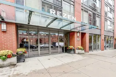 205 Frederick Street 205, Toronto C08, ON M5A 4V3
