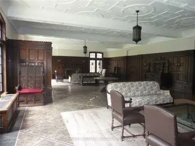 2 Clarendon Avenue 106, Toronto C02, ON M4V 1H9