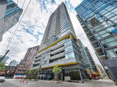 8 Charlotte Street 209, Toronto C01, ON M5V 0K4