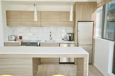 8 Charlotte Street 903, Toronto C01, On M5v 0k4