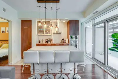 14 York Street 501, Toronto C01, ON M5J 0B1