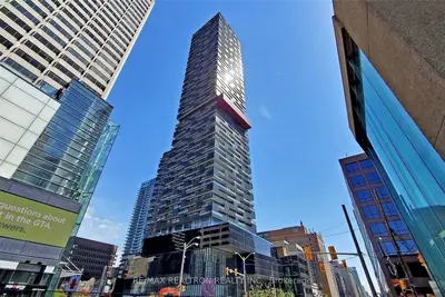 8 Eglinton Avenue E 2604, Toronto C10, ON M4P 0C1