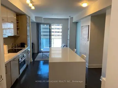 65 St Mary Street 711, Toronto C01, ON M5S 0A6
