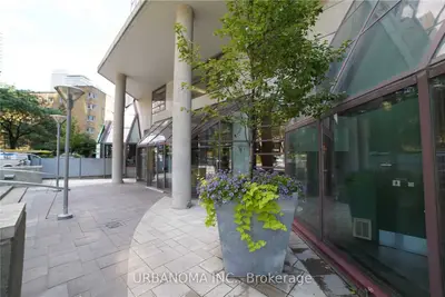 1001 Bay Street 1017, Toronto C01, ON M5S 3A6