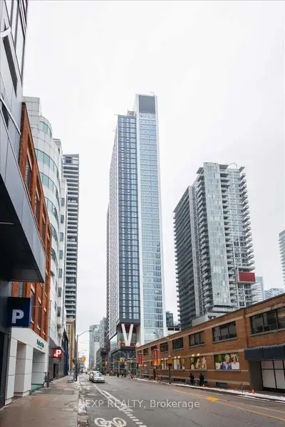 357 King Street W Street 1707, Toronto C01, ON M5V 1K1