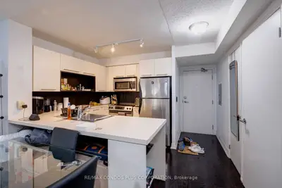 21 Carlton Street 1003, Toronto C08, ON M5B 1L3