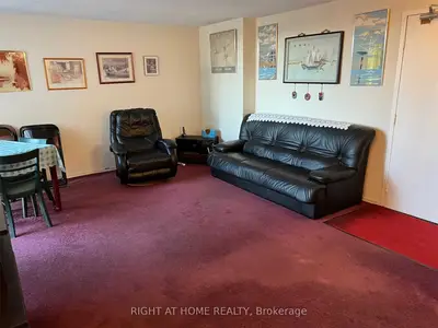 53 Mccaul Street 642, Toronto C01, ON M5T 2W9