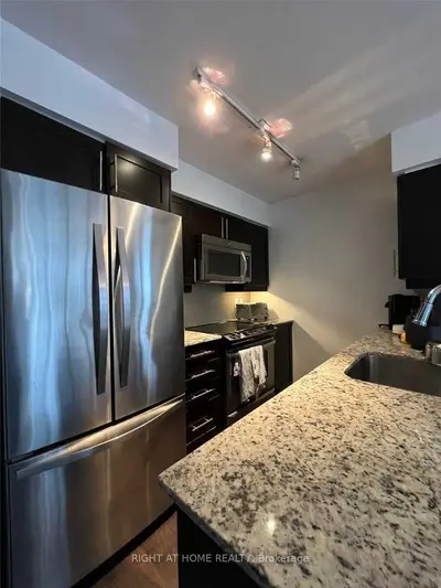 38 Grand Magazine Street 1741, Toronto C01, ON M5V 0B1