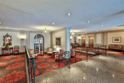70 Rosehill Avenue 402, Toronto C09, ON M4T 2W7