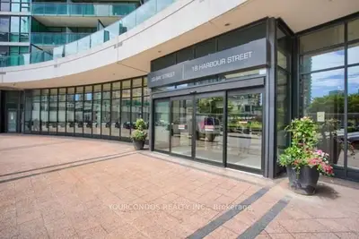33 Bay Street 209, Toronto C01, On M5j 2z3