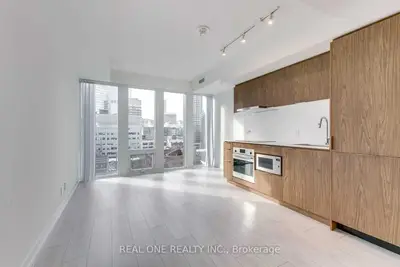 60 Shuter Street 1109, Toronto C08, On M5b 0b7