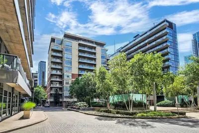 23 Brant Street 613, Toronto C01, ON M5V 2L5