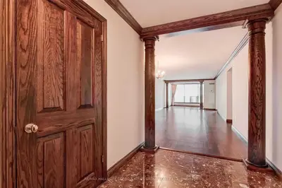30 Holly Street 1102, Toronto C10, ON M4S 3C2