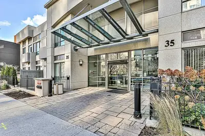 35 Hollywood Avenue Ph215, Toronto C14, ON M2N 0A9