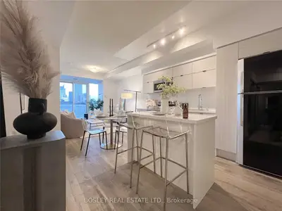 386 Yonge Street 3008, Toronto C01, ON M5B 0A5