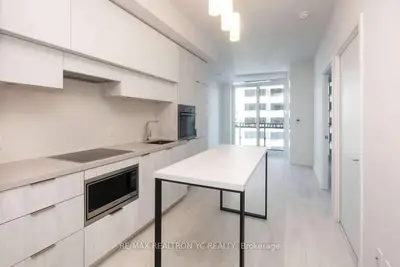 8 Eglington Avenue E 2104, Toronto C10, ON M4P 1A6