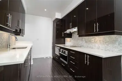 10 Hargrave Lane #13, Toronto C12, ON M4N 0A4