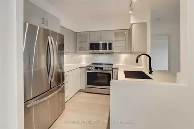 10 Delisle Avenue W 311, Toronto C02, ON M4V 3C6