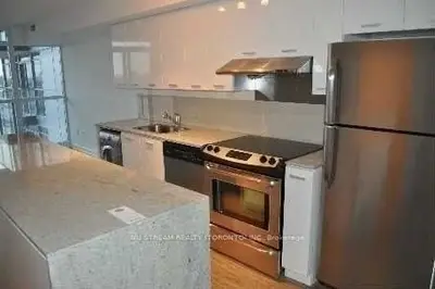 19 Singer Court 925, Toronto C15, ON M2K 0B2