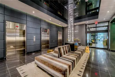 290 Adelaide Street W 1807, Toronto C01, ON M5V 1P6
