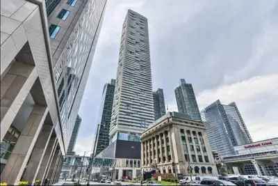 100 Harbour Street 3104, Toronto C01, ON M5J 1B7