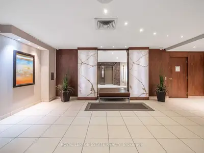 720 Spadina Avenue 1001, Toronto C01, ON M5S 2T9