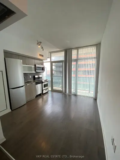 36 Lisgar Street 821E, Toronto C01, ON M6J 0C7