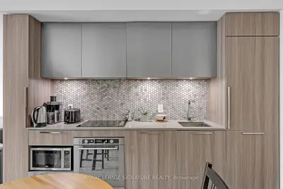 85 Wood Street 1110, Toronto C08, ON M4Y 0E8