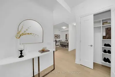 280 Howland Avenue 207, Toronto C02, ON M5R 0C3