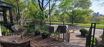 736 Crawford Street, Toronto C01, ON M6G 3K3