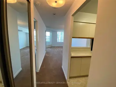 633 Bay Street 2522, Toronto C01, ON M5G 2G4