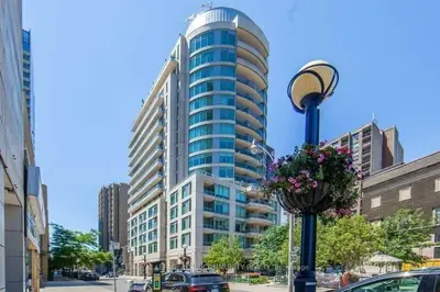 8 Scollard Street 1401, Toronto C02, ON M5R 1M2