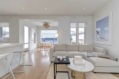 64 Beatrice Street Main, Toronto C01, ON M6J 2T3