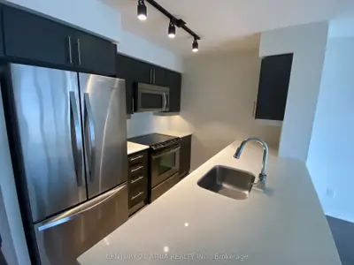 35 Bastion Street 1006, Toronto C01, ON M5V 0C2